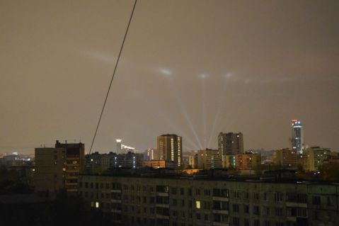 Лазерное шоу в Москве над Останкинской телебашней