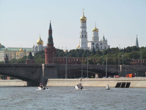Вид на Московский Кремль с теплохода