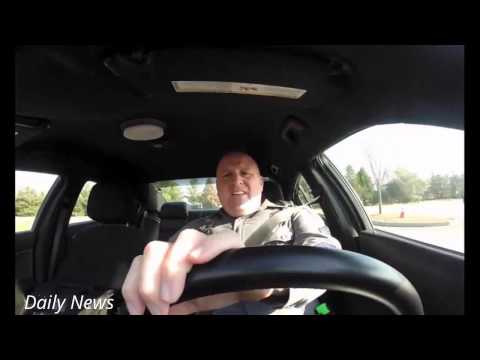 Dover Police officer sings Taylor Swift's "Shake It off " | AMAZING VIDEO