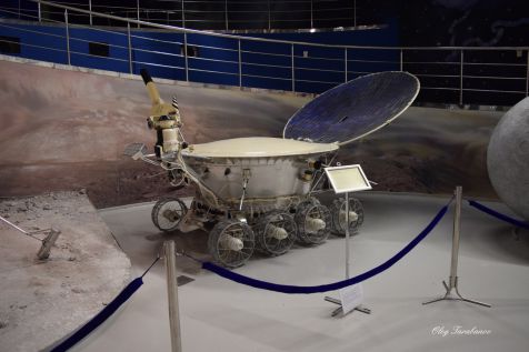 Луноход-1 и Луна-16 в музее Космонавтики